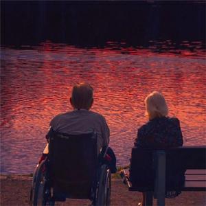 放学后代理妻子3毕业典礼是孕妇
